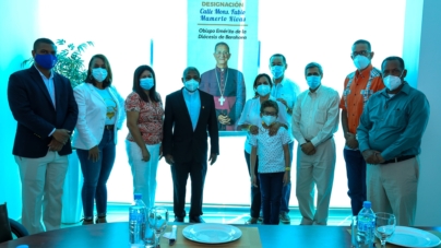 Familiares de monseñor Fabio Mamerto Rivas Santos realizan visita de cortesía a la UCATEBA.