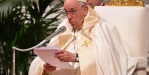 El Papa Francisco reaparece ante los fieles y agradece “de corazón” el afecto recibido en sus días en el hospital.